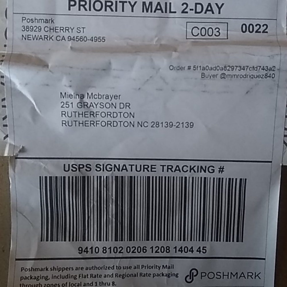 This what I received today .it don't look real lv